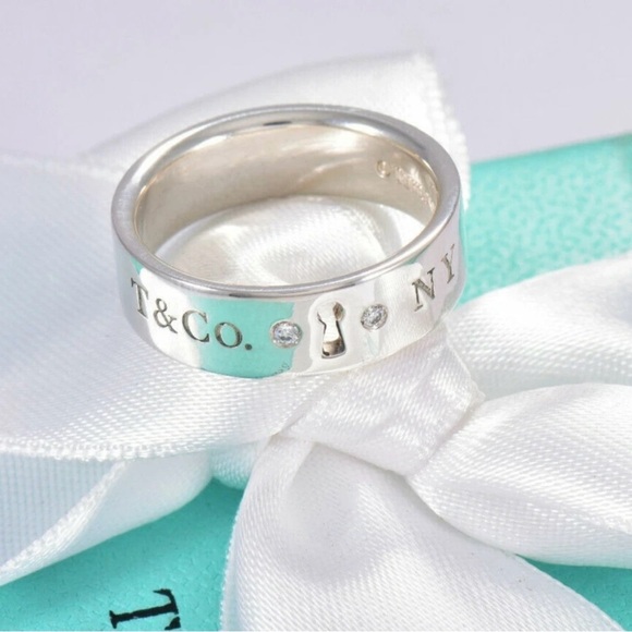 Rare Tiffany & Co. Double Diamond Keyhole Ring-Tiffany Locks Collection Like New - Picture 2 of 6